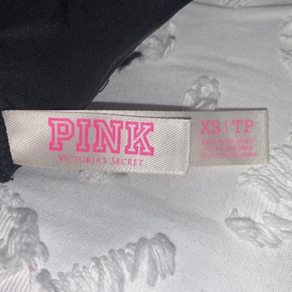 Victoria Secret - Picture 3 of 3